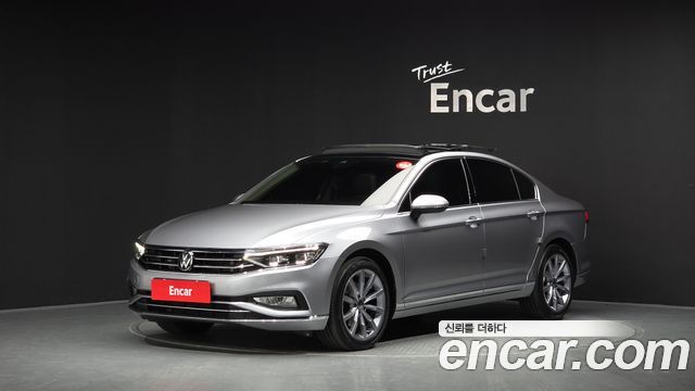 Volkswagen Passat 2022 — photo 1