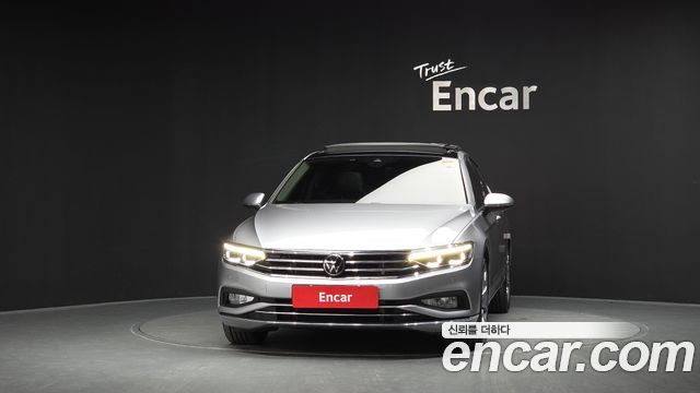 Volkswagen Passat 2022 — photo 3