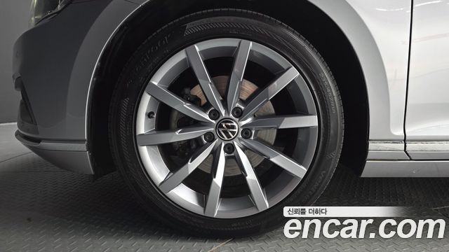 Volkswagen Passat 2022 — photo 5