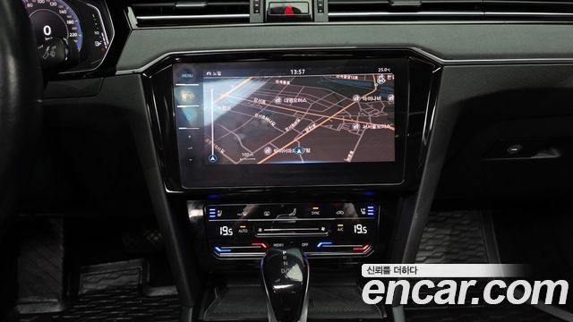Volkswagen Passat 2022 — photo 20