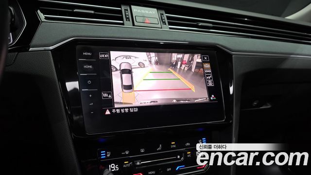 Volkswagen Passat 2022 — photo 21