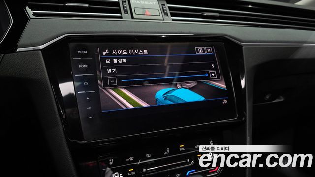 Volkswagen Passat 2022 — photo 22