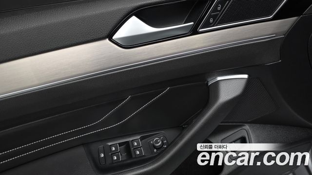 Volkswagen Passat 2022 — photo 24
