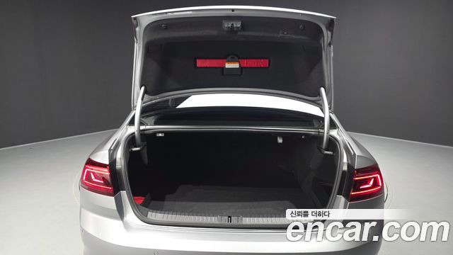 Volkswagen Passat 2022 — photo 26