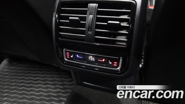 Volkswagen Passat 2022 — photo 31