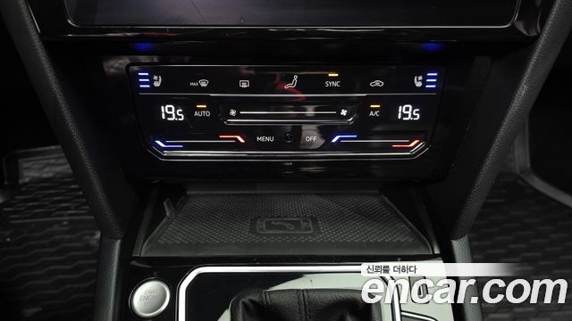 Volkswagen Passat 2022 — photo 33
