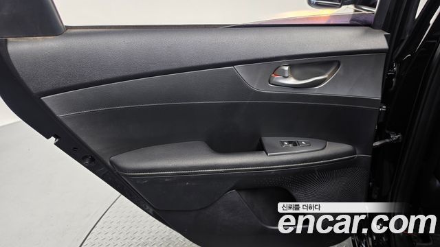 Kia K3 2019 — photo 15