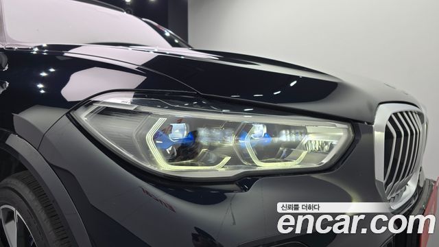 BMW X5 2022 — photo 8