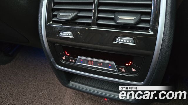 BMW X5 2022 — photo 31