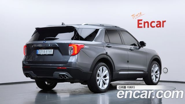 Ford Explorer 2022 — photo 2