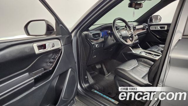 Ford Explorer 2022 — photo 13