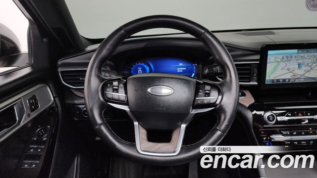 Ford Explorer 2022 — photo 18