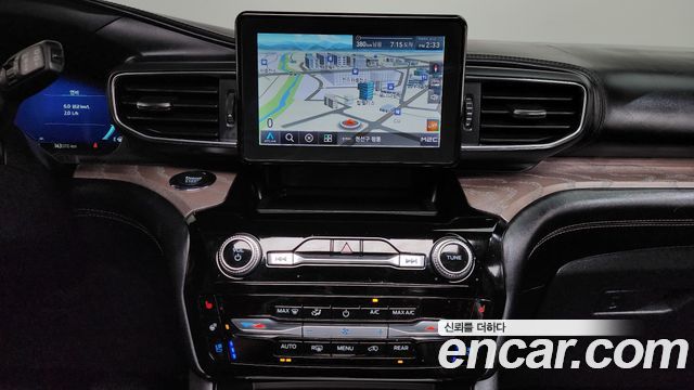 Ford Explorer 2022 — photo 19
