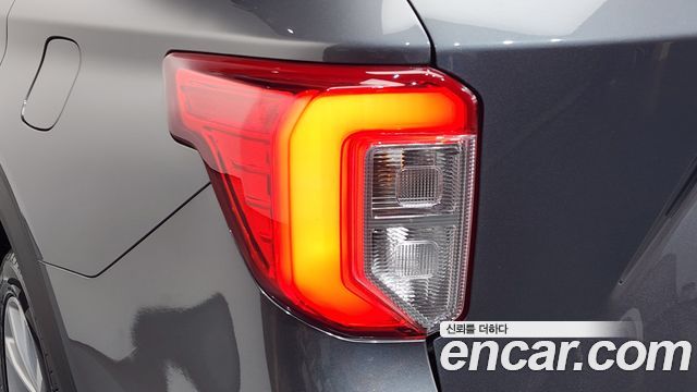 Ford Explorer 2022 — photo 9