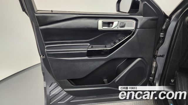 Ford Explorer 2022 — photo 14