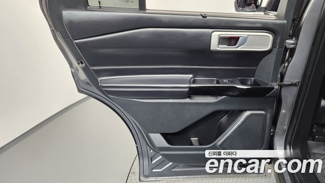 Ford Explorer 2022 — photo 15