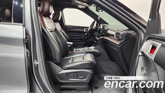 Ford Explorer 2022 — photo 16