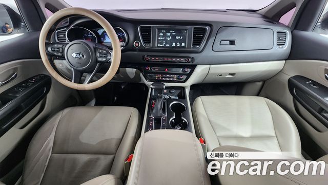 Kia Canival 2019 — photo 10