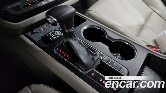 Kia Canival 2019 — photo 12