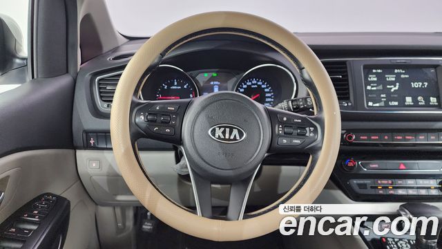 Kia Canival 2019 — photo 18