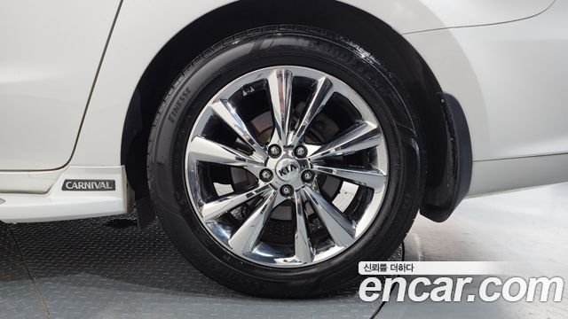 Kia Canival 2019 — photo 7