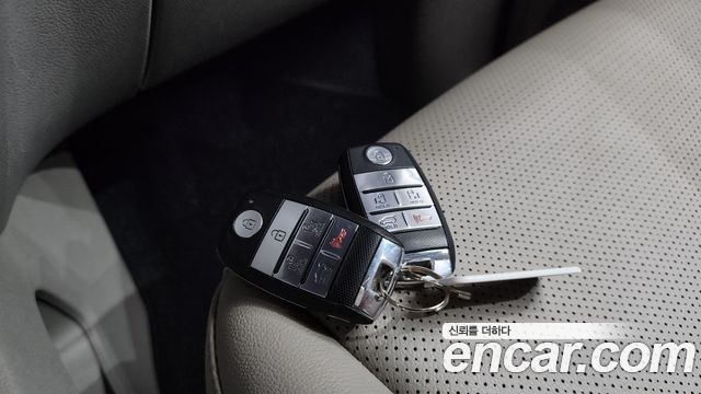 Kia Canival 2019 — photo 28
