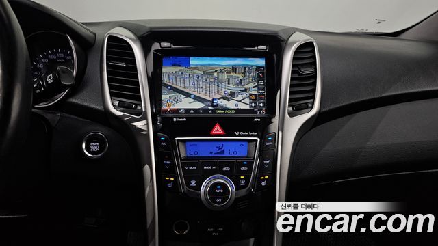 Hyundai i30 2015 — photo 20