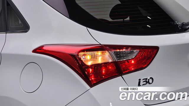 Hyundai i30 2015 — photo 9