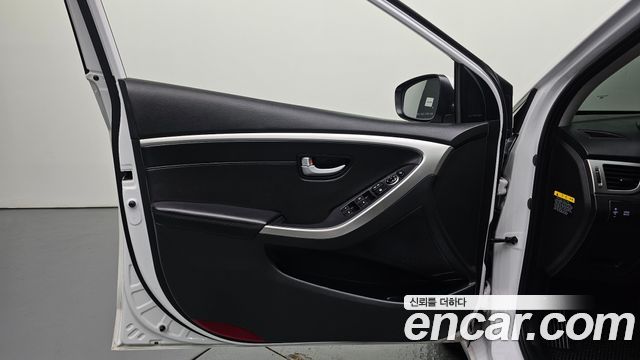 Hyundai i30 2015 — photo 14