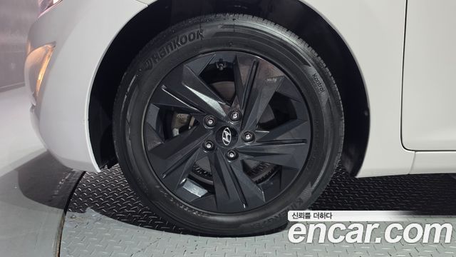 Hyundai AVANTE 2015 — photo 5