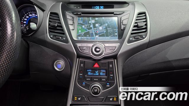 Hyundai AVANTE 2015 — photo 12