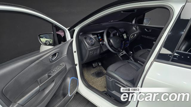 Renault Korea QM3 2017 — photo 11