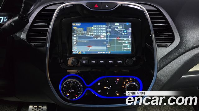 Renault Korea QM3 2017 — photo 15
