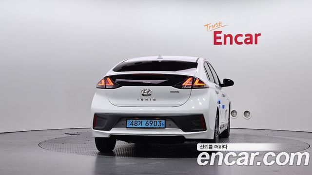 Hyundai Ioniq 2020 — photo 4
