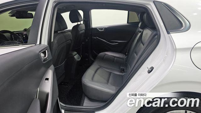 Hyundai Ioniq 2020 — photo 17