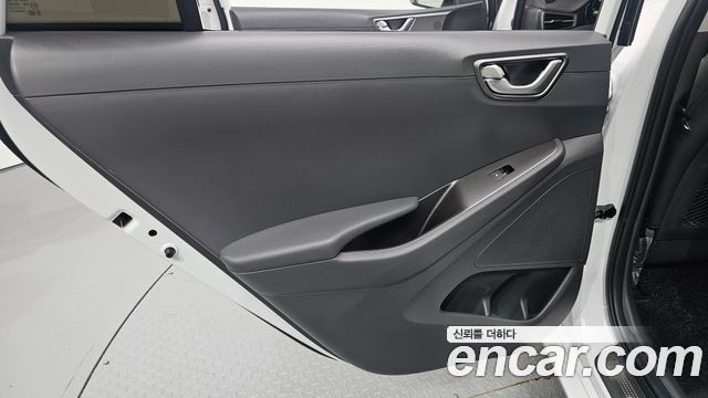 Hyundai Ioniq 2020 — photo 15
