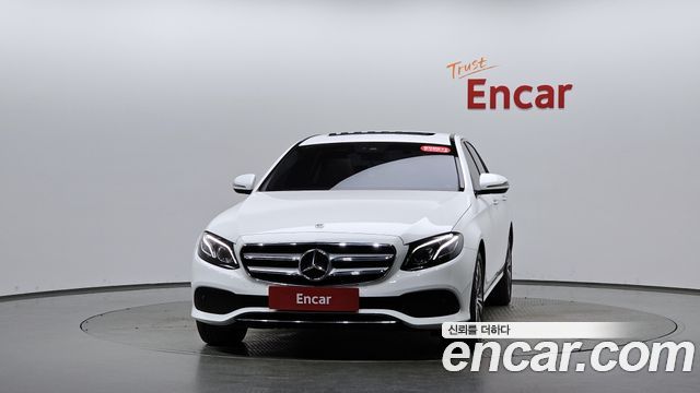 Mercedes-Benz E-Class 2020 — photo 3