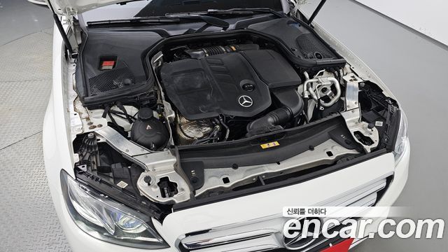 Mercedes-Benz E-Class 2020 — photo 6