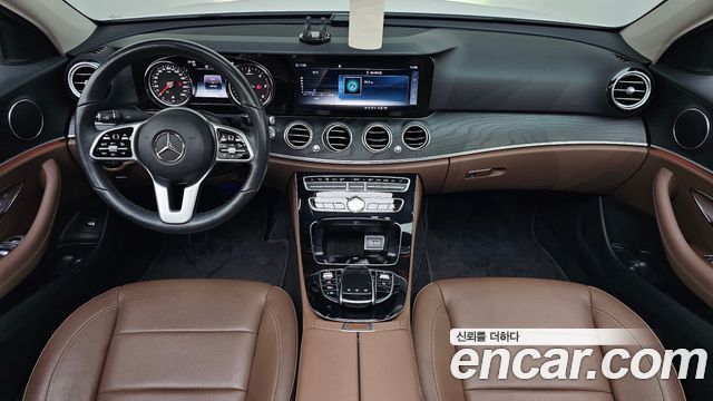 Mercedes-Benz E-Class 2020 — photo 10