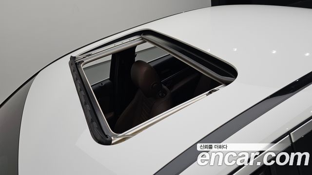 Mercedes-Benz E-Class 2020 — photo 30
