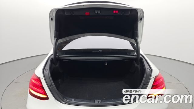 Mercedes-Benz E-Class 2020 — photo 31