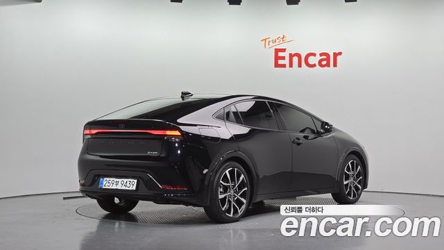 Toyota Prius 2026 — photo 2
