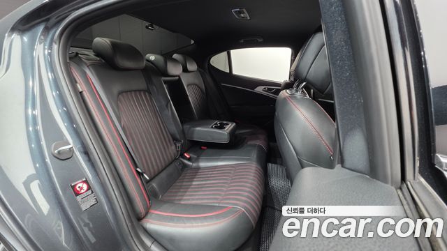 Genesis G70 2019 — photo 16