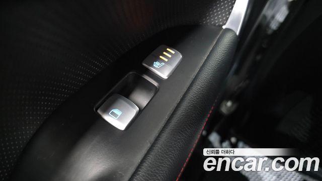 Genesis G70 2019 — photo 17