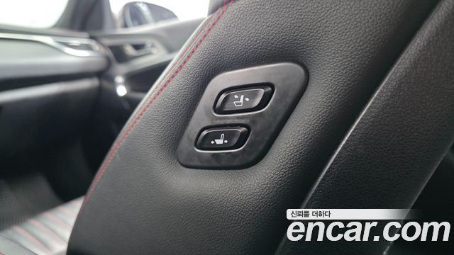 Genesis G70 2019 — photo 18