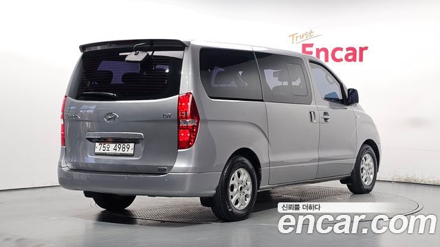 Hyundai Starex 2011 — photo 2