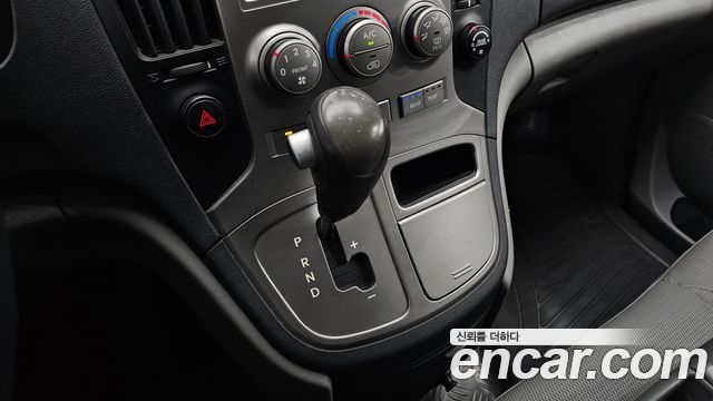 Hyundai Starex 2011 — photo 9