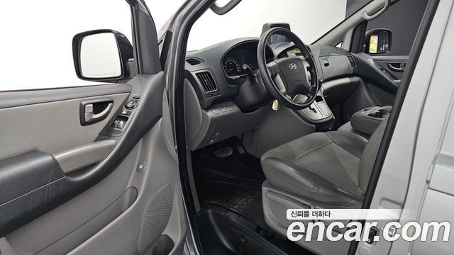 Hyundai Starex 2011 — photo 11
