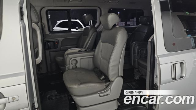 Hyundai Starex 2011 — photo 12