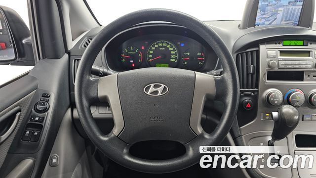 Hyundai Starex 2011 — photo 13